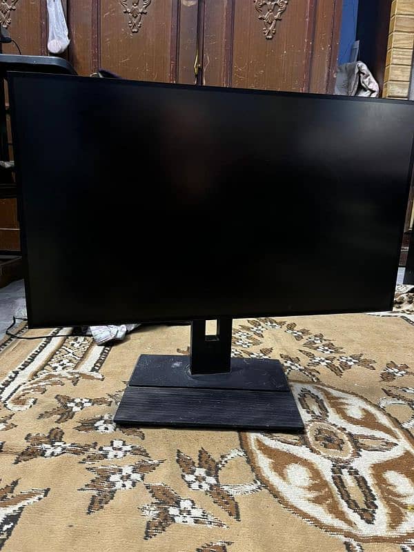 HP Z27u G3 27-inch QHD 2k 1