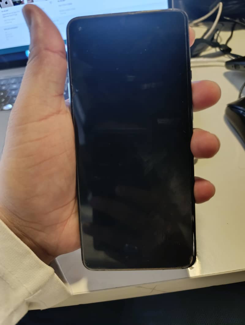 One Plus 9R 8+8 256GB 2