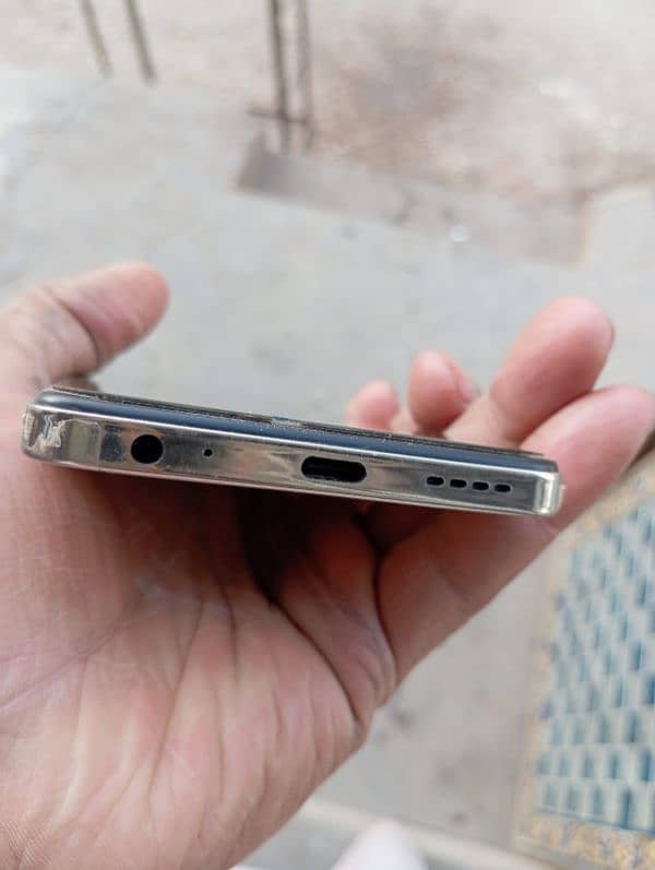 Infinix Hot 40i 4