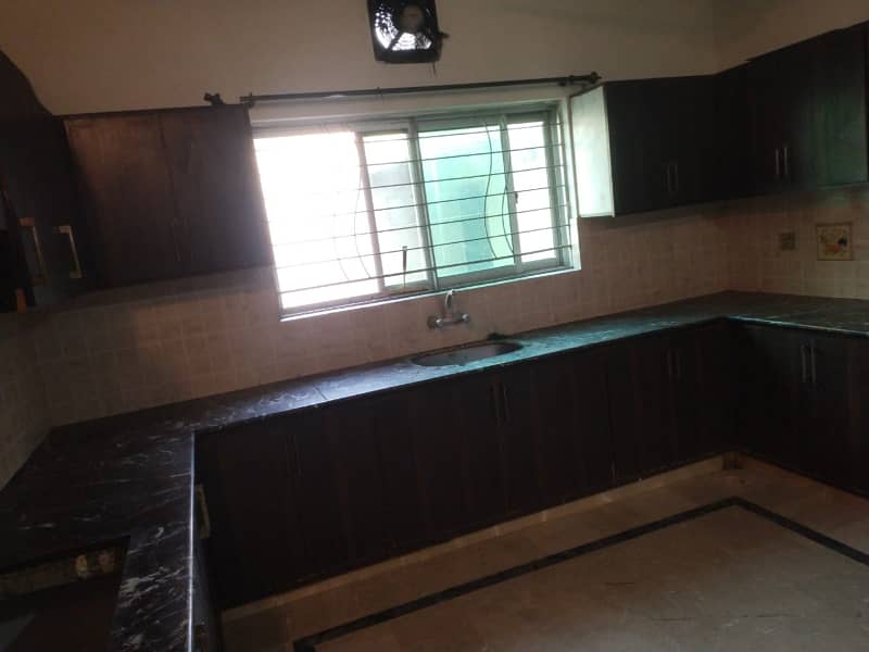 1 Kanal Upper Portion For Rent In Punjab Phase 2 Main College Road Lhr 10