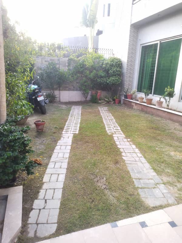 1 Kanal Upper Portion For Rent In Punjab Phase 2 Main College Road Lhr 19