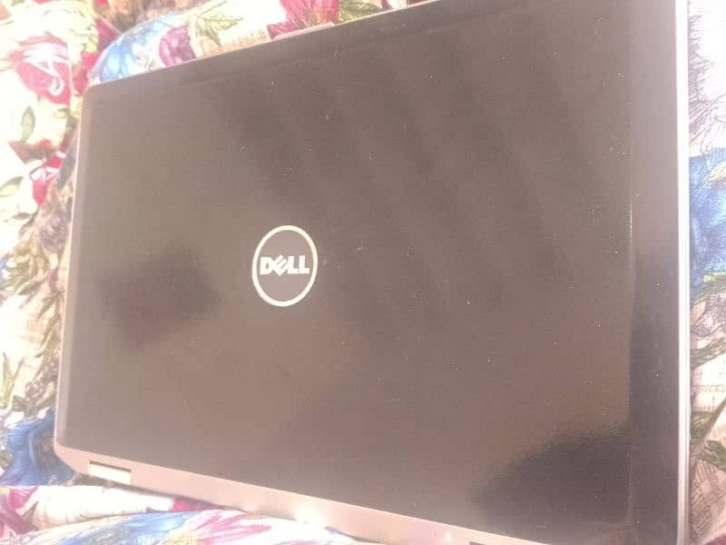 dell latitude . . with graphic card installed 0