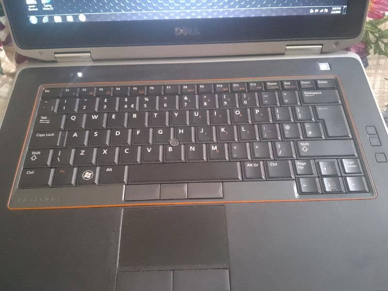 dell latitude . . with graphic card installed 3