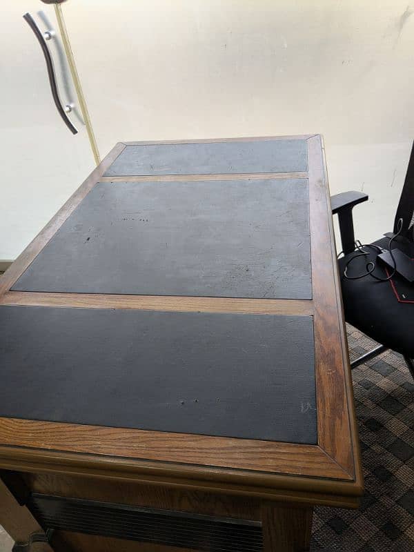 Office Table made with high quality wood 3