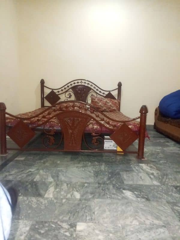 condition 10/9 with mattress bi mil jay ga diamond ka 0