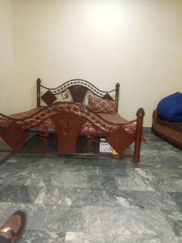 condition 10/9 with mattress bi mil jay ga diamond ka 1