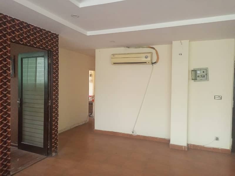 4m office first floor available for rent 0