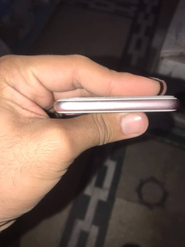 iPhone 7 PTA Approved 09/10 condition 4