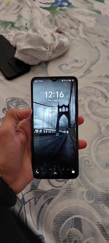 vivo y17s 8/10 condition plus 3 covers 1