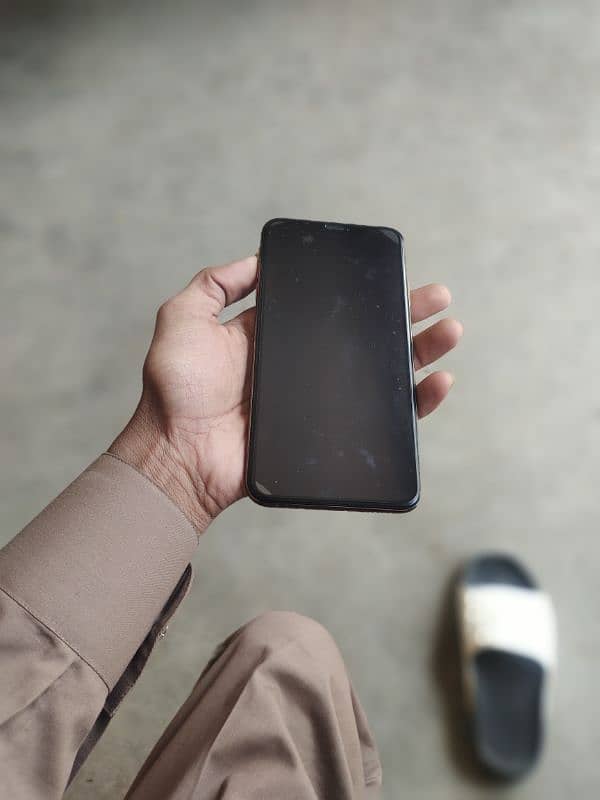 iphone xs max Non PTA 1