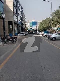 8MARLA COMMERCIAL BUILDING FOR SALE IN SECTOR Y PHASE 3 DHA 4