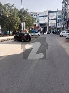 8MARLA COMMERCIAL BUILDING FOR SALE IN SECTOR Y PHASE 3 DHA 5