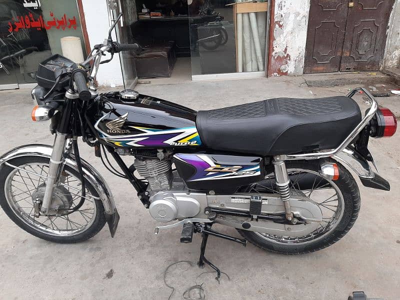 HONDA CG125 2020 | 125cc BIKE | HONDA in LAHORE | LESS DRIVE 3