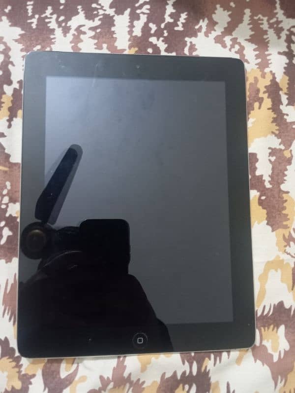 IPad 3 used-16gb variant in grey colour 2