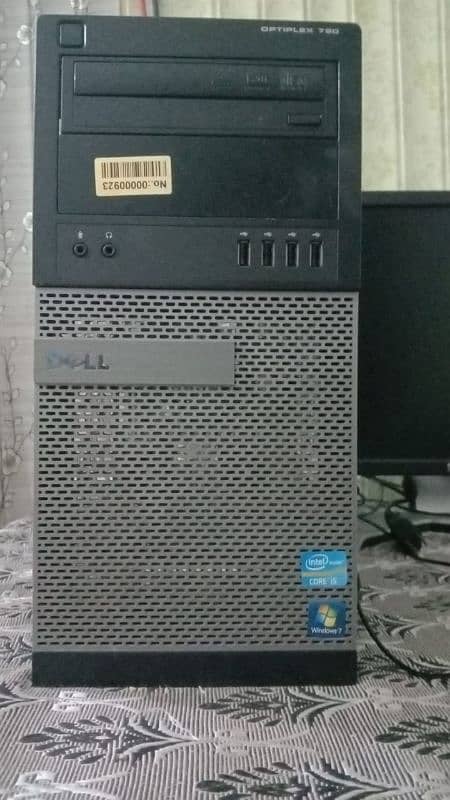 i3 2nd generation CPU 2.48hz RAM 4 GB ROM 250 0