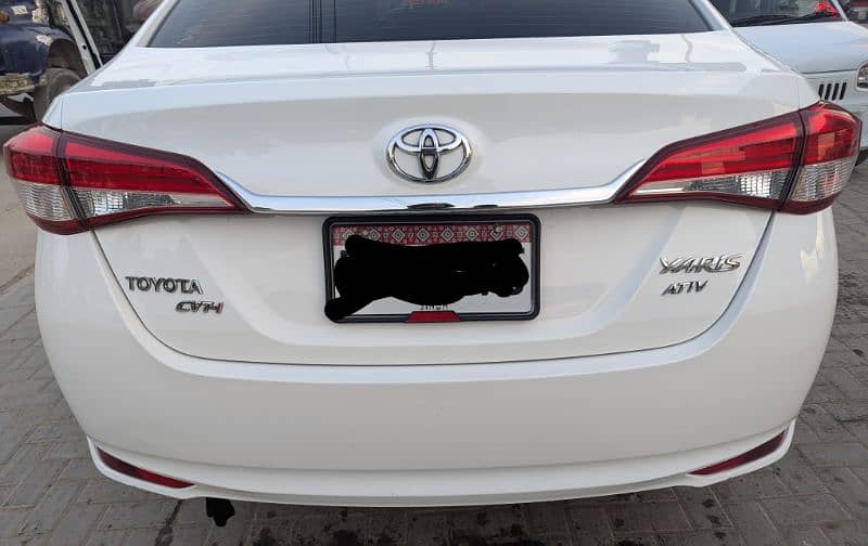 Toyota Yaris ativ 2023 automatic 6