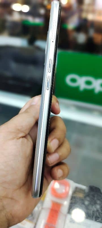 Oppo A16 4/64 GB 2