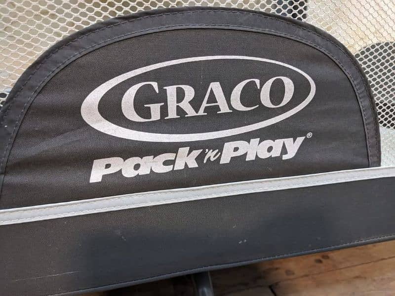 Branded Graco Pack n Play Play pen for kids 2