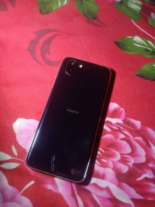 Aquos R2 brand new condition 0