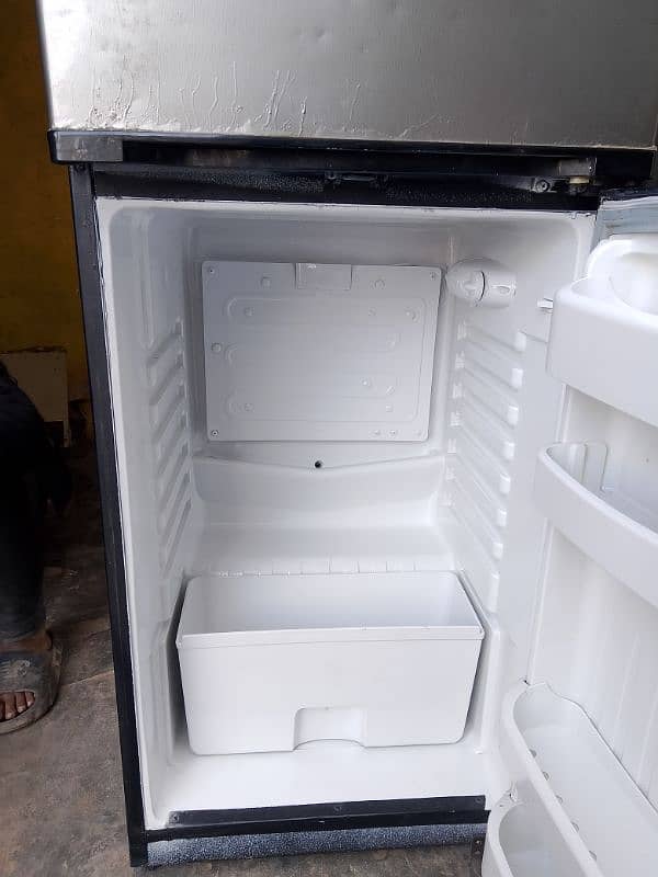 orient refrigerator condition 10/10 contact number 03063271061 1