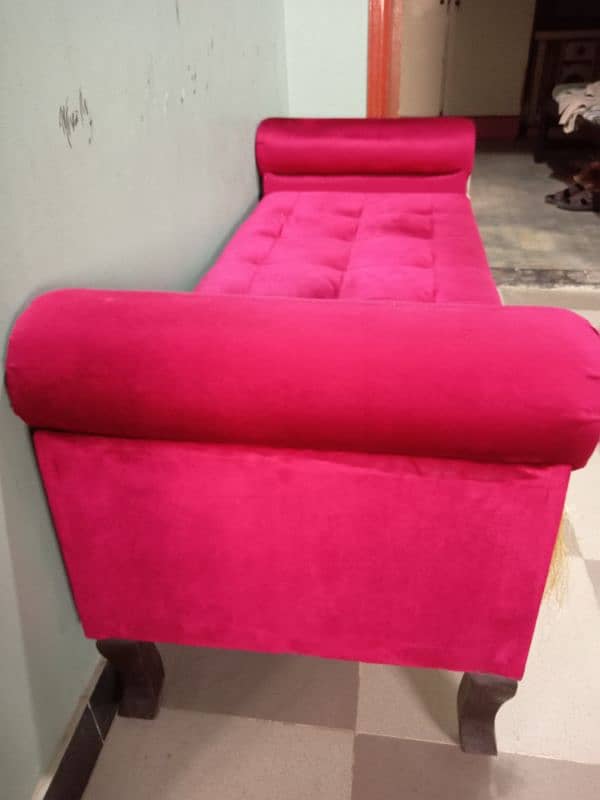 Sofa Sethi 1