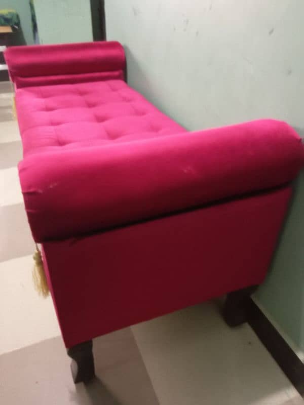 Sofa Sethi 2