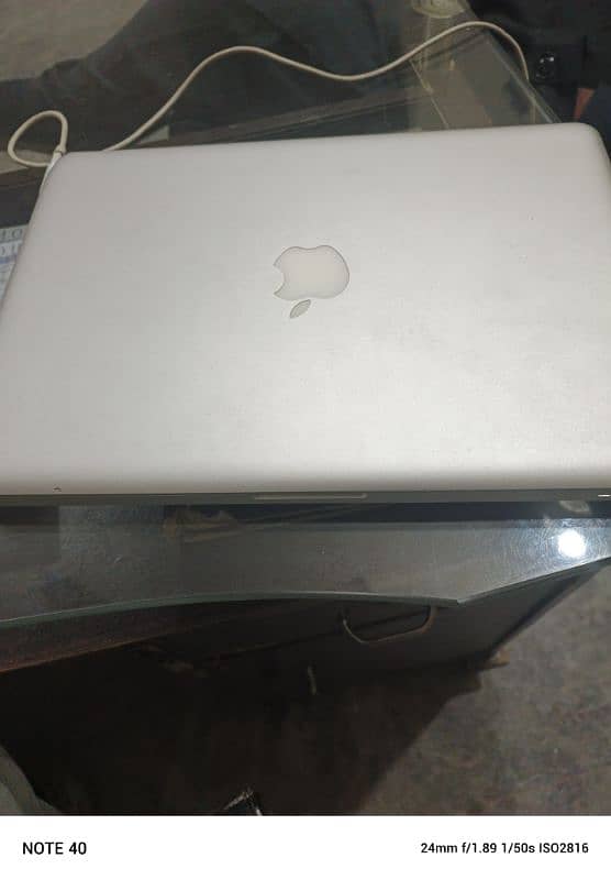 Mac book pro excellent condition 2