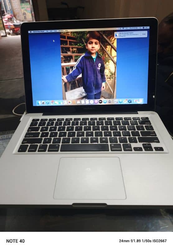 Mac book pro excellent condition 3