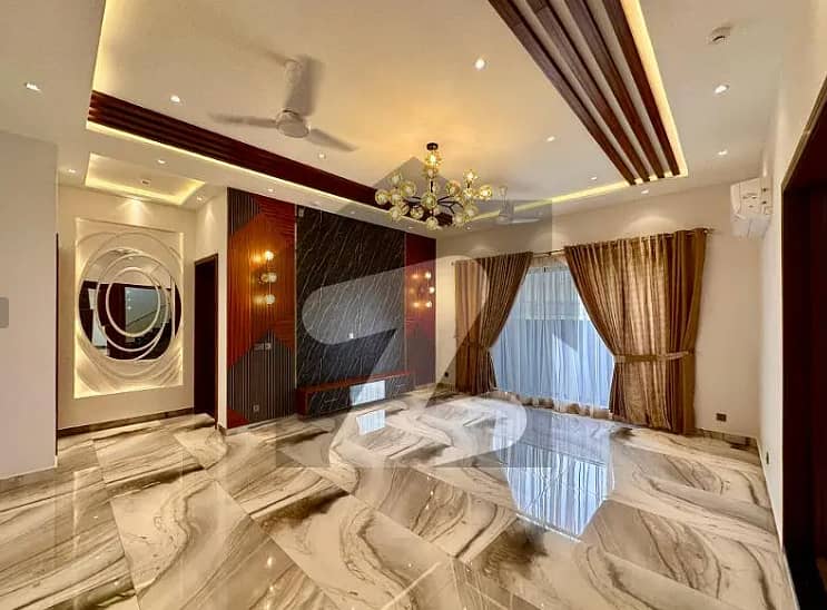 One Kanal Luxurious Bungalow Near Park And Market Direct Approach 3