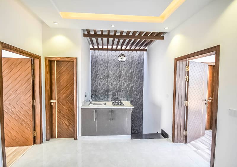 5 MARLA ULTRA MODERN HOUSE FOR SALE NEAR PARK IN DHA 9 TOWN 21