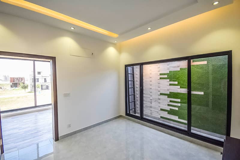 5 MARLA ULTRA MODERN HOUSE FOR SALE NEAR PARK IN DHA 9 TOWN 22