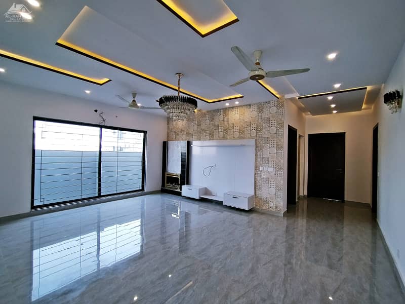 1 Kanal House Rent in Eden City DHA Phase 8 Airport road Lahore. 5