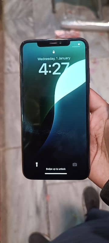 I phone xsmax 256gb factory unlocked nonpta 5