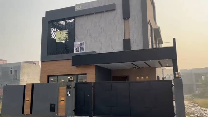 10 Marla Brand New Modern Design House In DHA Phase 7 U Block With 5 Bedrooms &Amp;Amp; Full House Basement Available For Sale 0