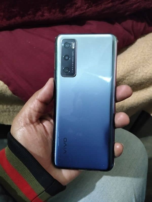 Vivo v20 se with original box nd charger 2