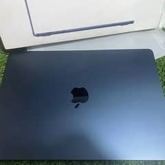 (Slightly Used) MacBook Air 15" M2 8GB/256GB (2023 Model) Midnight