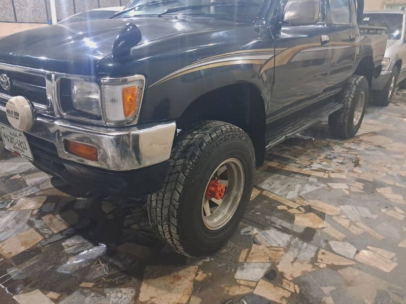 Toyota Hilux 1992 4