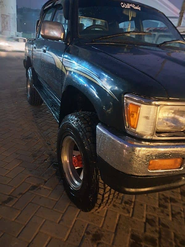 Toyota Hilux 1992 14