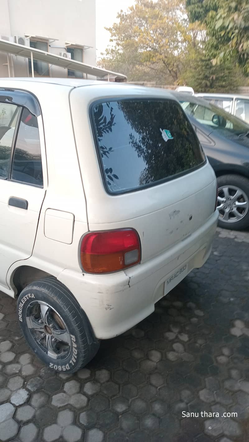 Daihatsu Cuore 2004 3