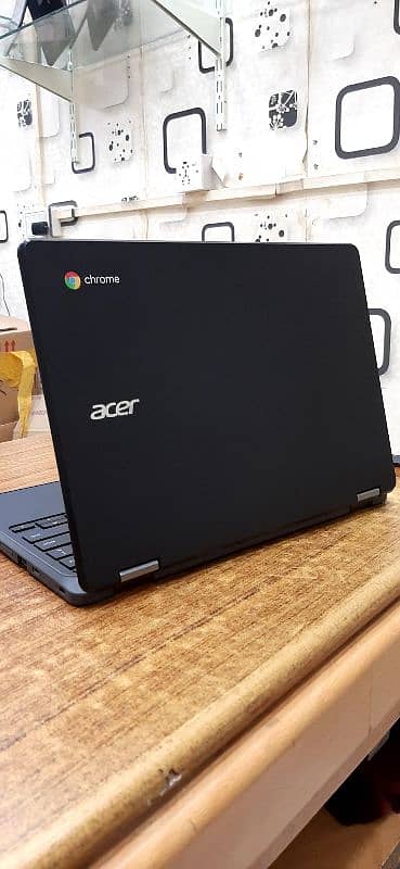 Acer R751T Touch chrome laptop 0