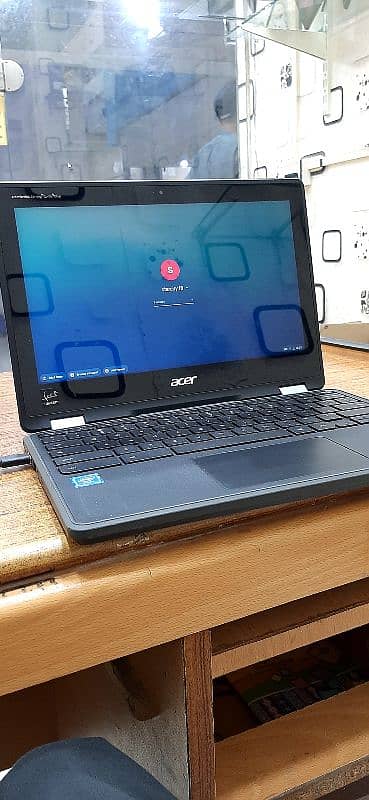 Acer R751T Touch chrome laptop 2