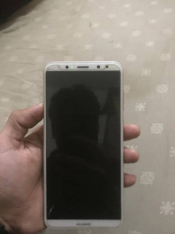 Huawei mate 10 lite for sell 4/64 gb 8/6 months used. 3