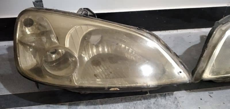 Honda civic 2002 headlight pair. 3