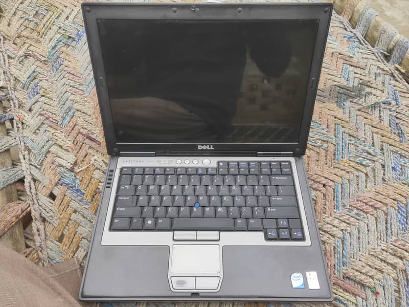 Dell  180GB HDD 15 inch screen 0