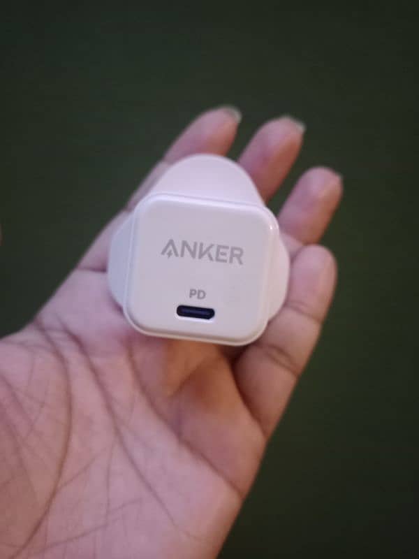 ANKER C2C  20 W Adopter 4