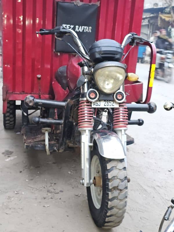 Loader Rikshaw 150CC,  Metal Full Cabin Body 150CC Engine 12