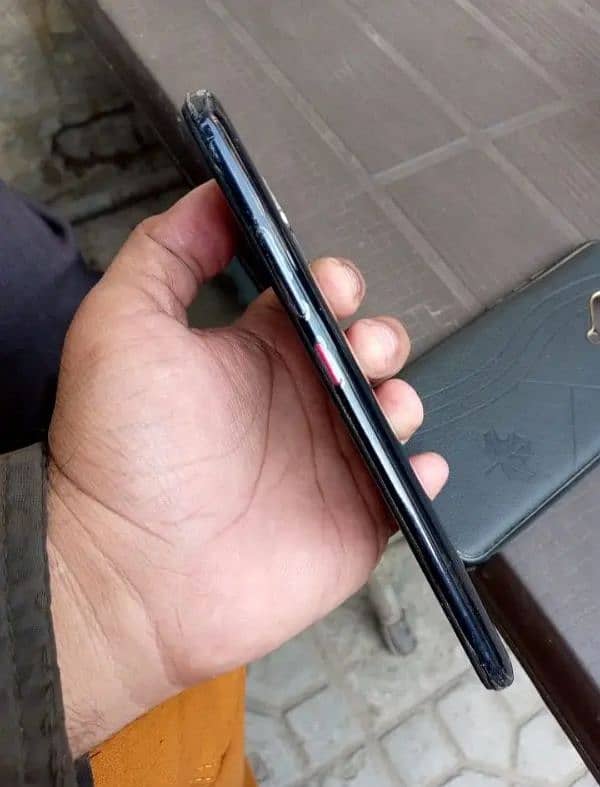 want to sale vivo s1 pro 8 128 super amoled display excgnge possible 1