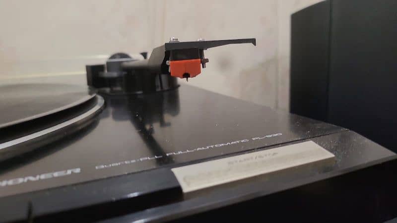 Pioneer pl 930 vinyl record player or turntable 1