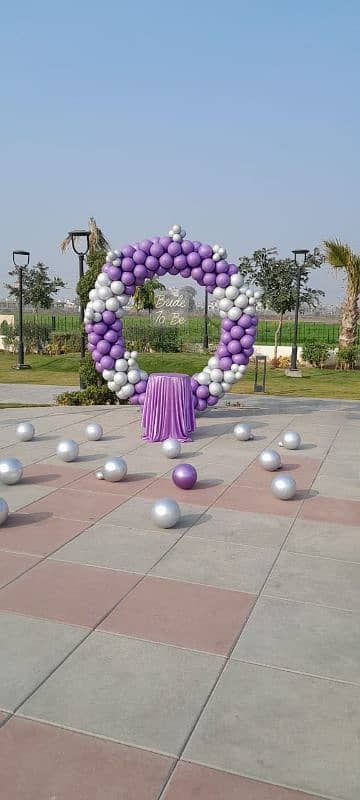 Balloon Bash Arc and decor 1