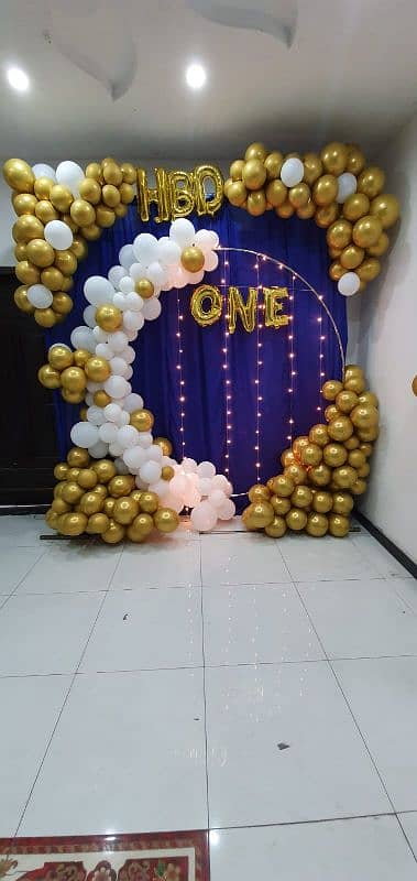 Balloon Bash Arc and decor 4